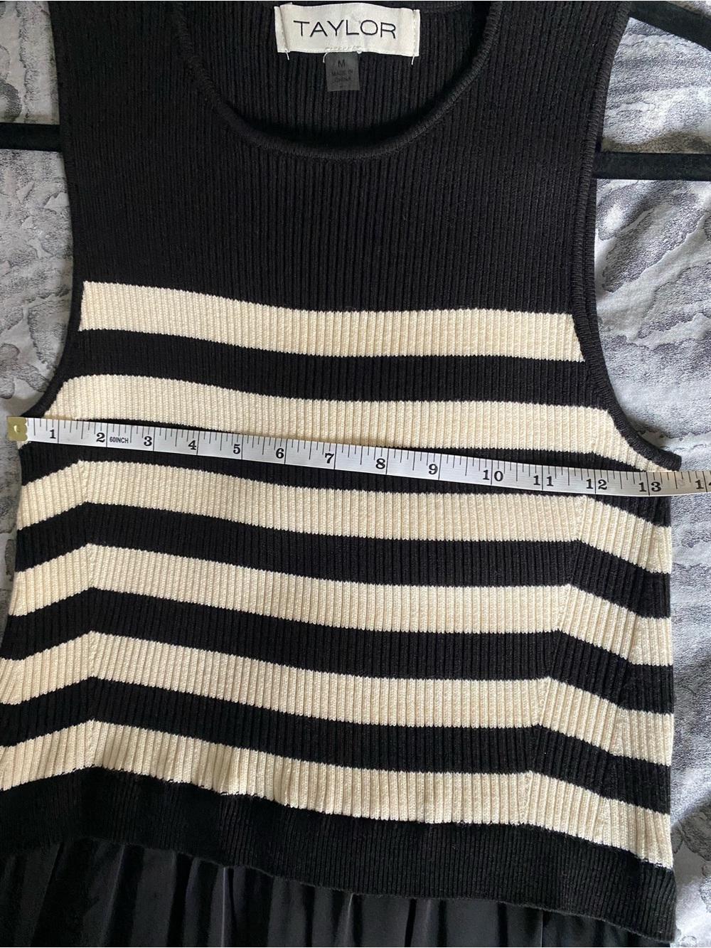 Taylor Midi Dress Size Medium - Picture 5 of 7